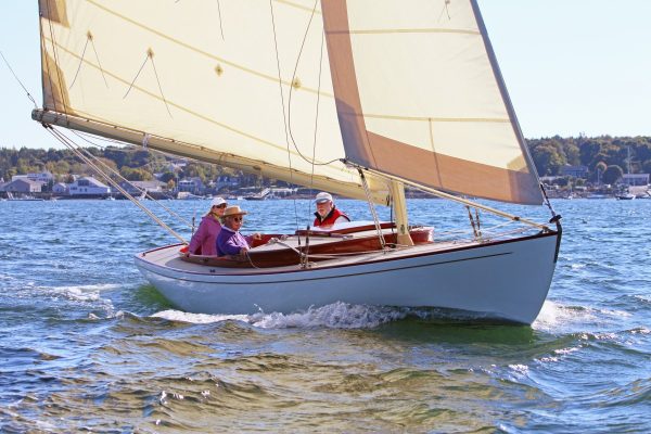 BELLA LUNA- A Chuck Paine perfected Herreshoff Alerion – Chuck Paine ...